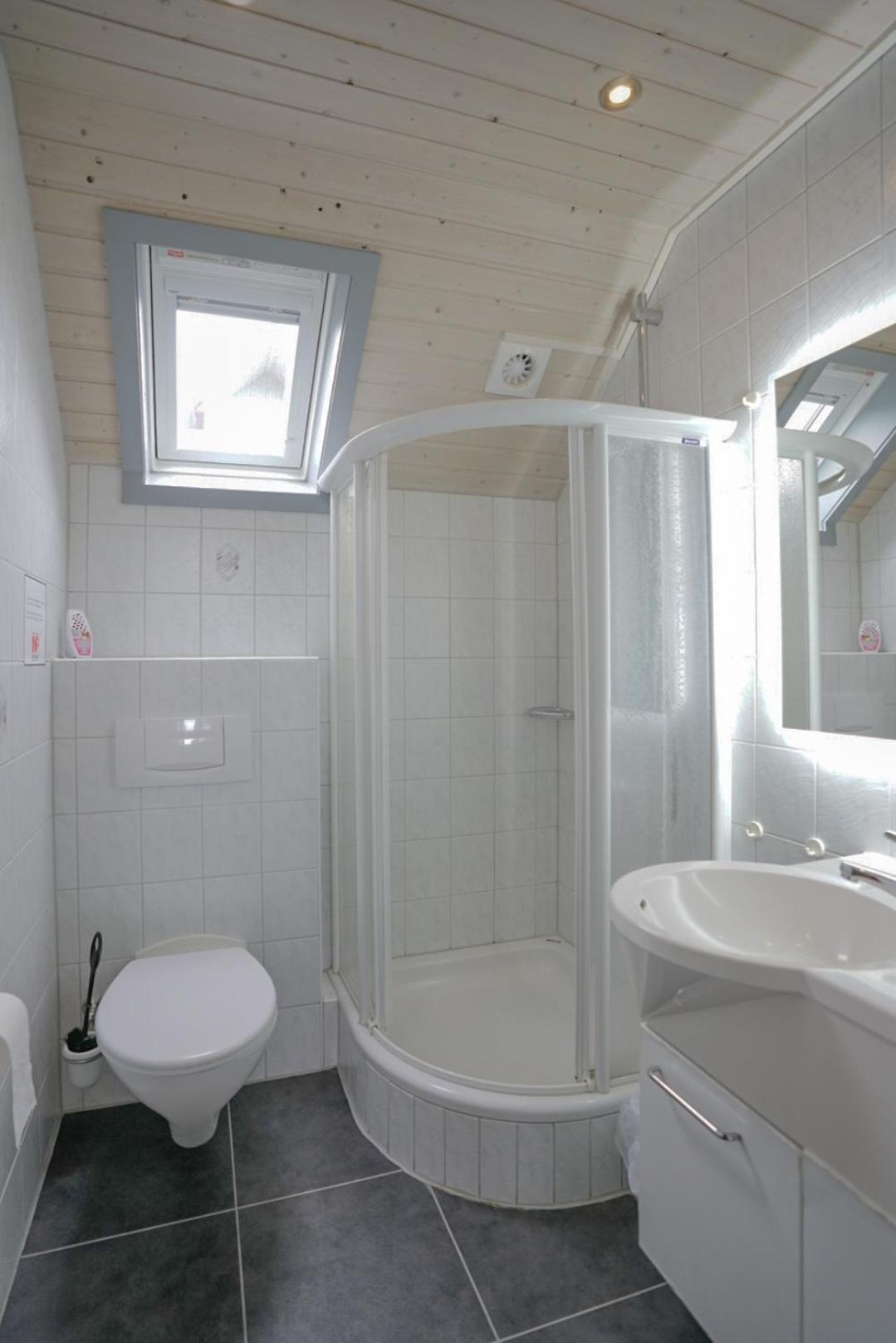 Ferienhaus "Gestiefelter Kater" Am See Im Bergland Kirchheim  Luaran gambar