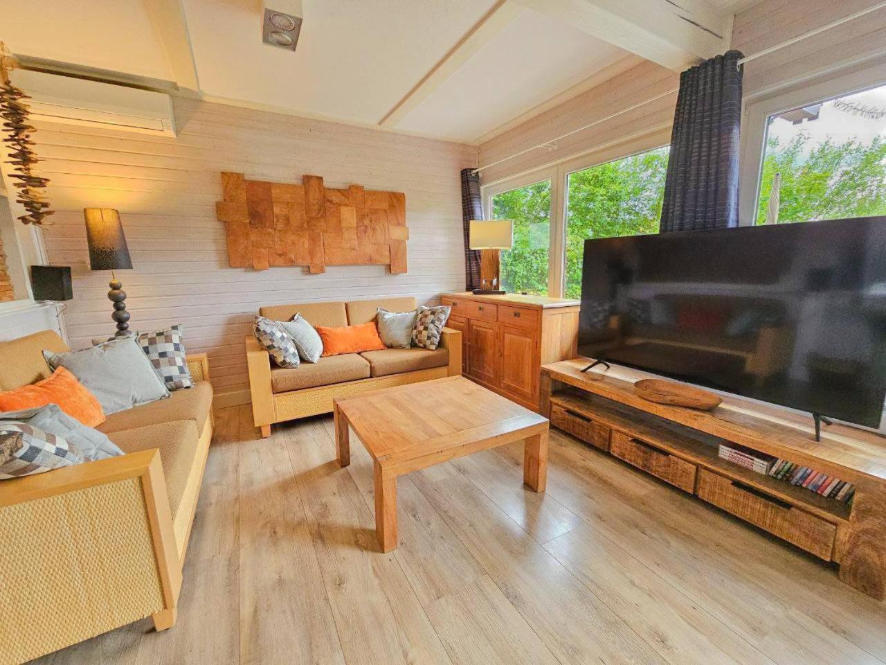 Ferienhaus "Gestiefelter Kater" Am See Im Bergland Kirchheim  Luaran gambar